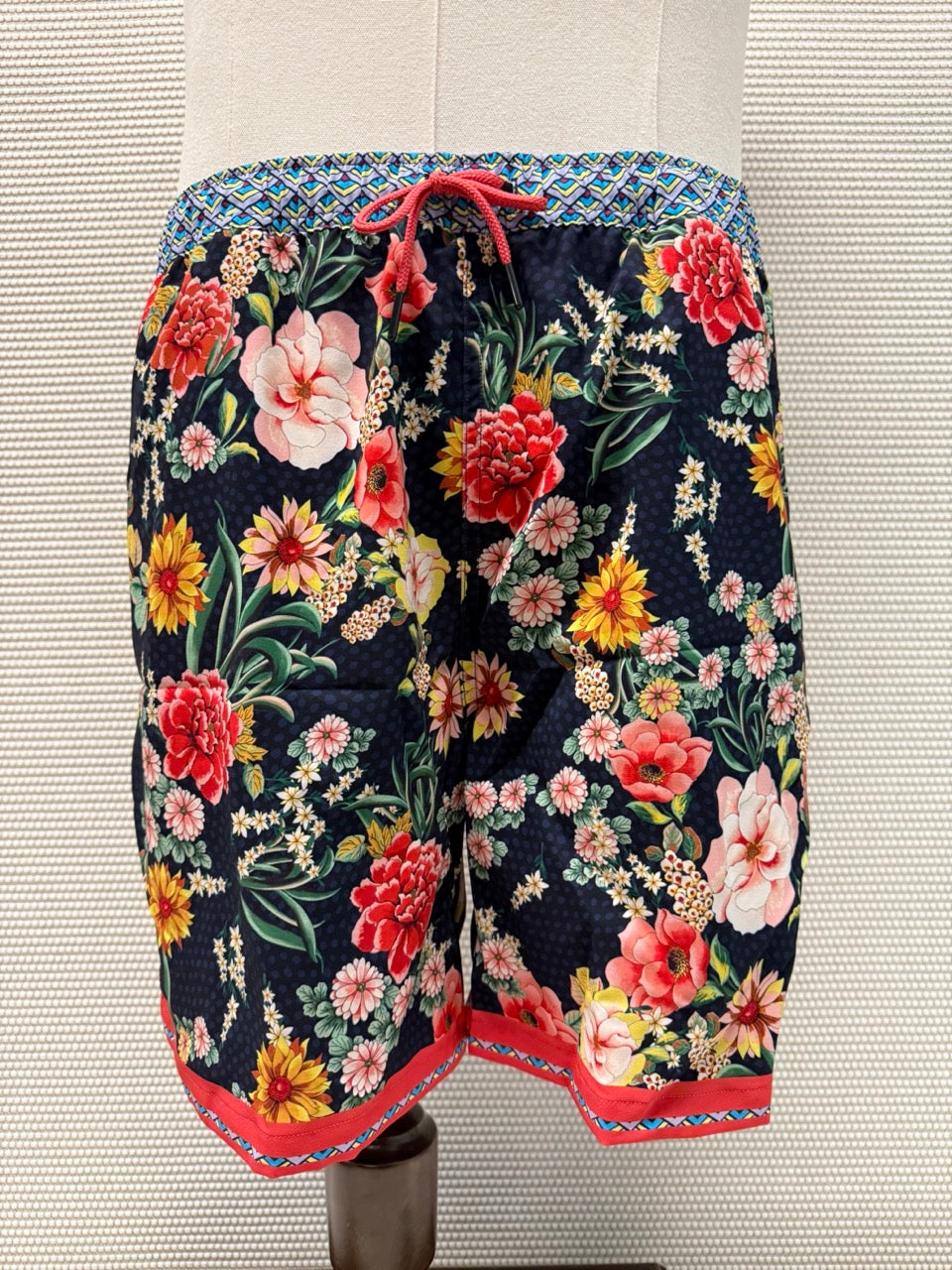 Johnny Was Floral Border Men's Swim Trunks. New with Tags. Resort Retail $118.00