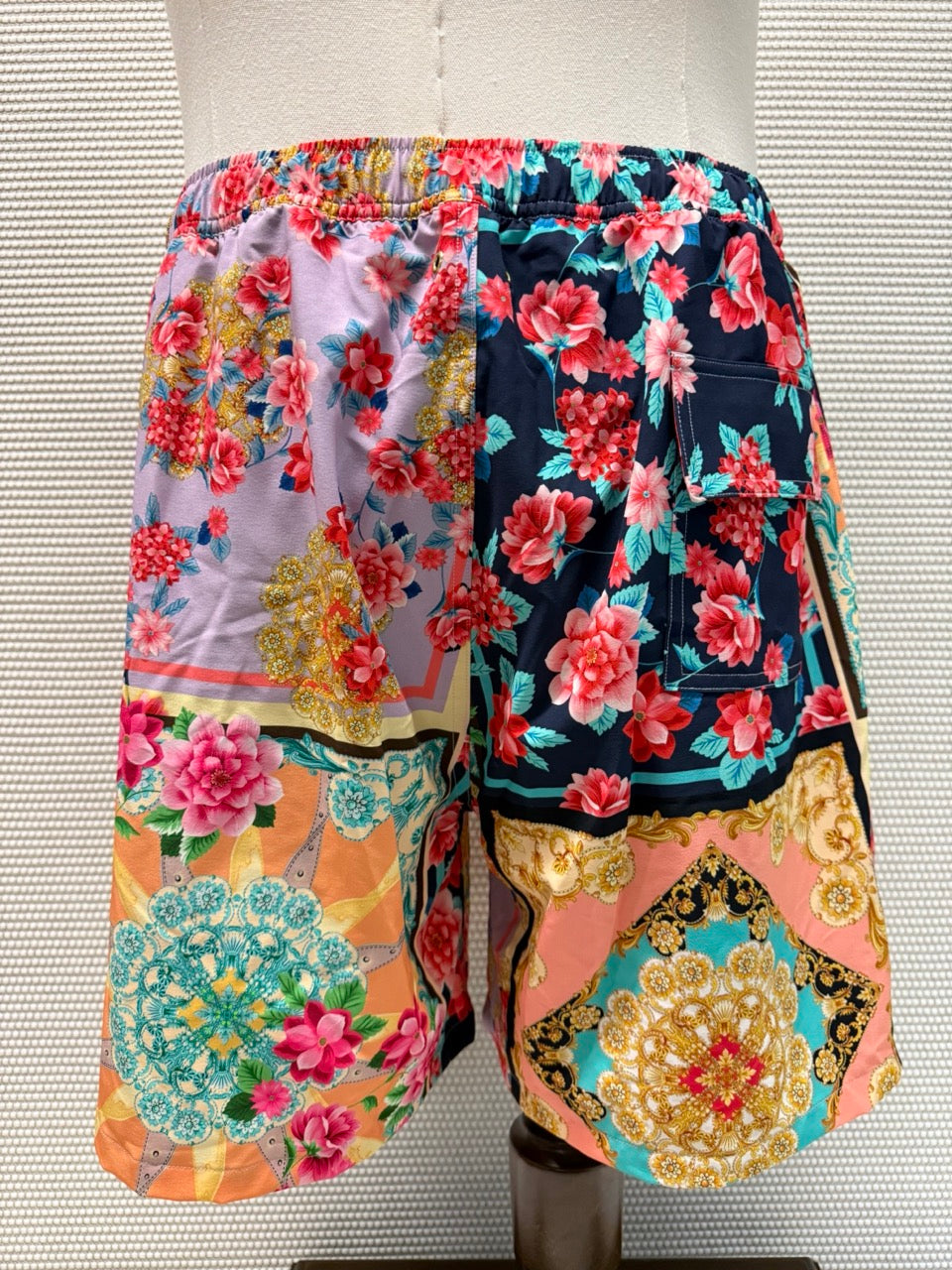 Johnny Was Jasper Men's Trunks in Multi -New with Tags. Resort Retail $118.00