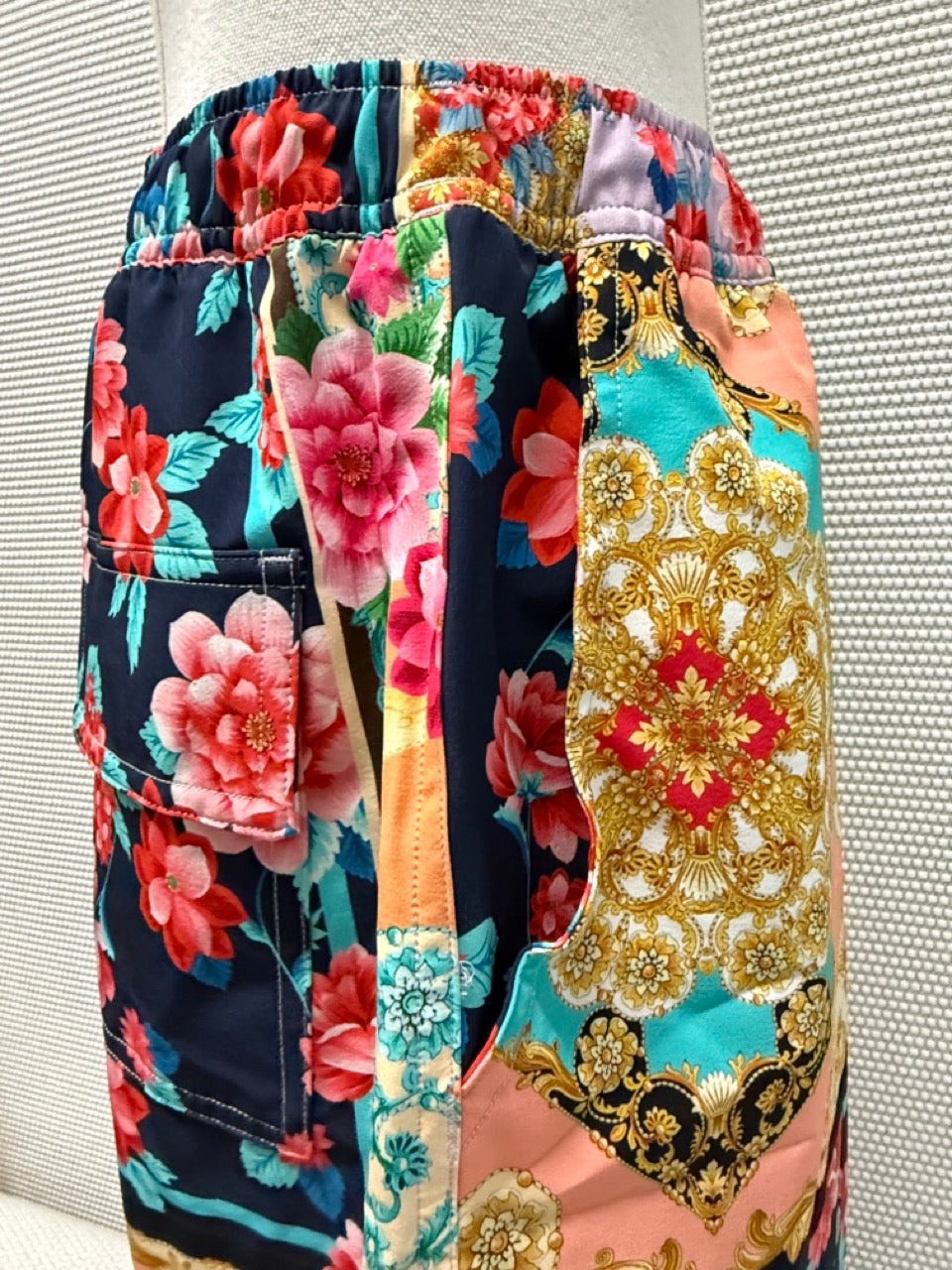 Johnny Was Jasper Men's Trunks in Multi -New with Tags. Resort Retail $118.00