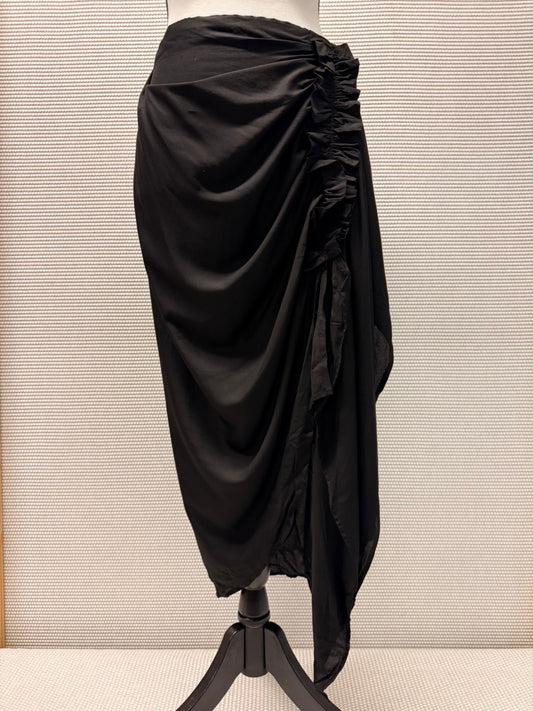 Elan “Black Ruched Cover-Up Skirt” — New with Tags. Resort retail $48.