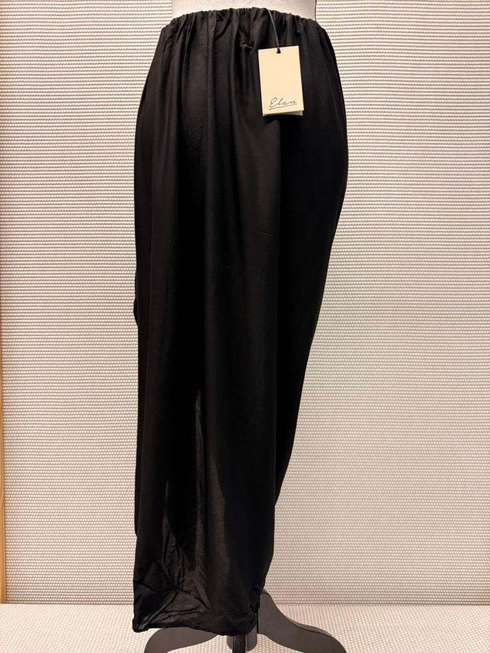 Elan “Black Ruched Cover-Up Skirt” — New with Tags. Resort retail $48.