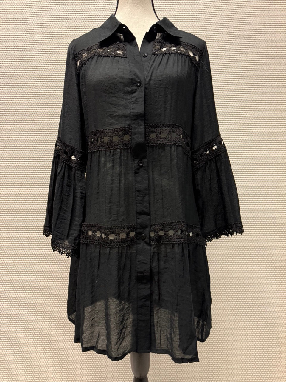 Elan “Black Lace-Trim Button Front Tunic Cover-Up” —New with Tags. Resort retail $88.
