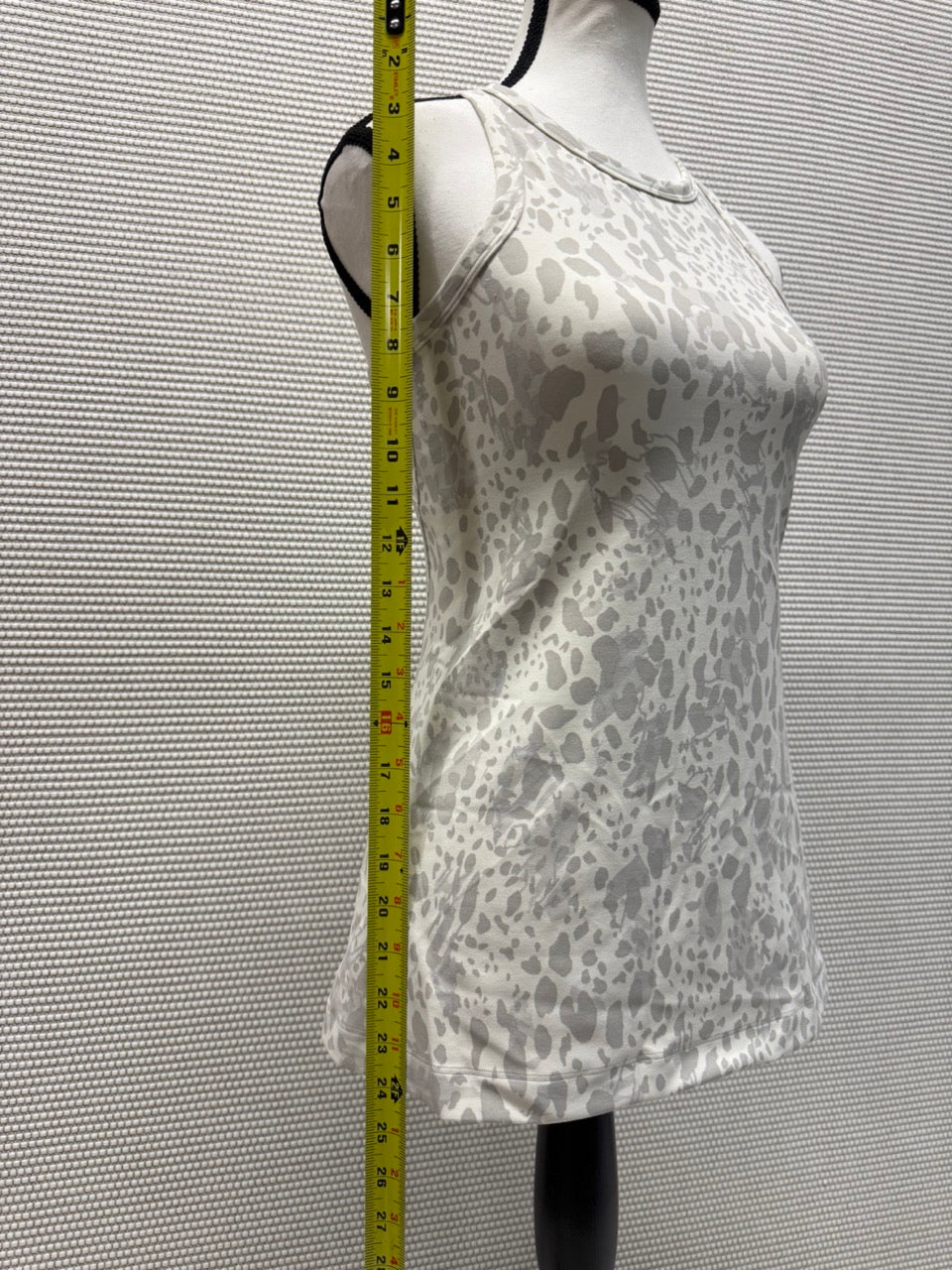 Lululemon "Align" HIp-Length Racerback Tank in White— New with Tags. Resort retail $58.00
