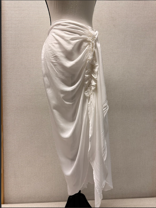 Elan “White Ruched Cover-Up Skirt” —New with Tags. Resort retail $48.